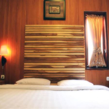 Puri Minggiran Guesthouse Yogya Yogyakarta Exterior foto